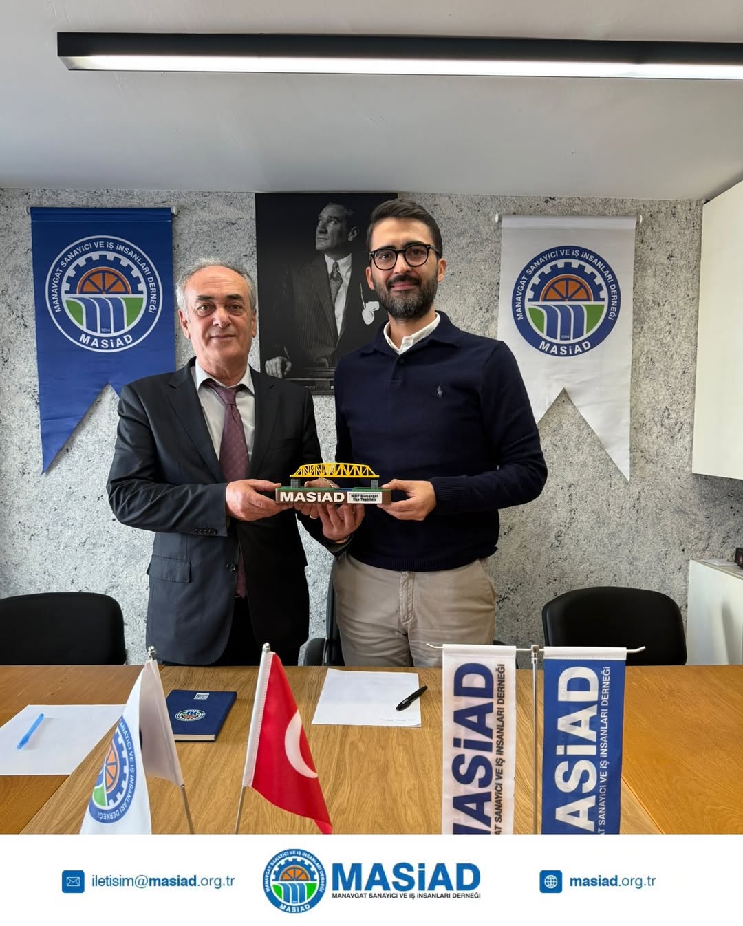 Milliyetçi Hareket Partisi Manavgat İlçe Başkanı Sayın Nooman Enhoş ve beraberindeki heyeti derneğimizde ağırlamaktan memnuniyet duyduk.