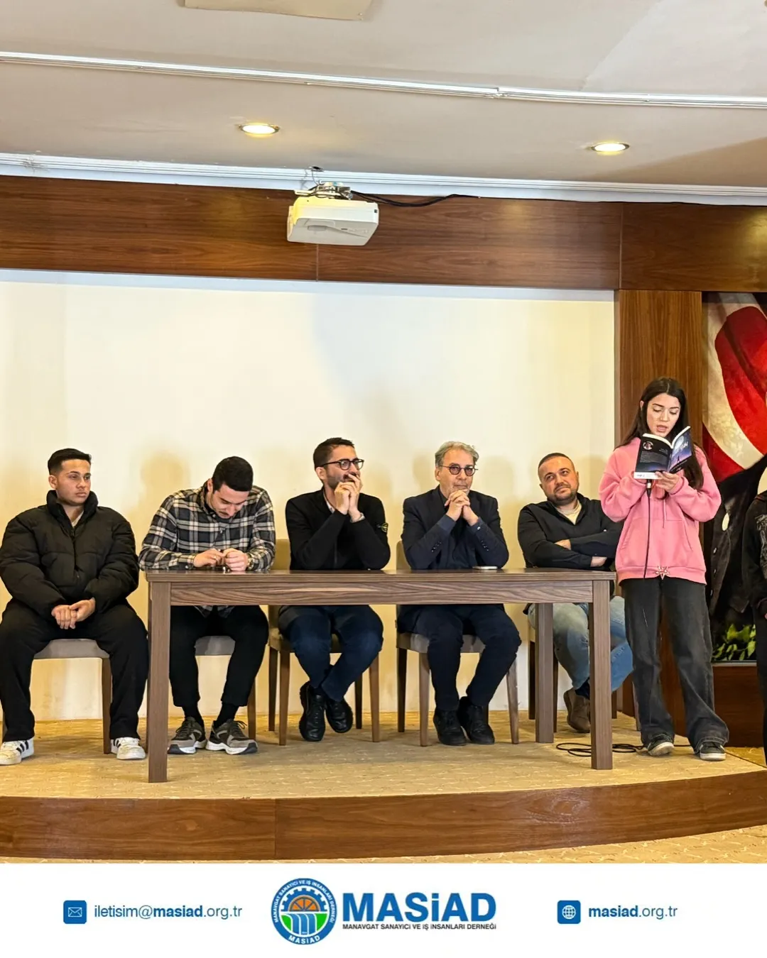 Fatih Sultan Mehmet Anadolu Lisesi’nde öğrencilerle bir araya gelerek GENÇ MASİAD projemizi anlattık.