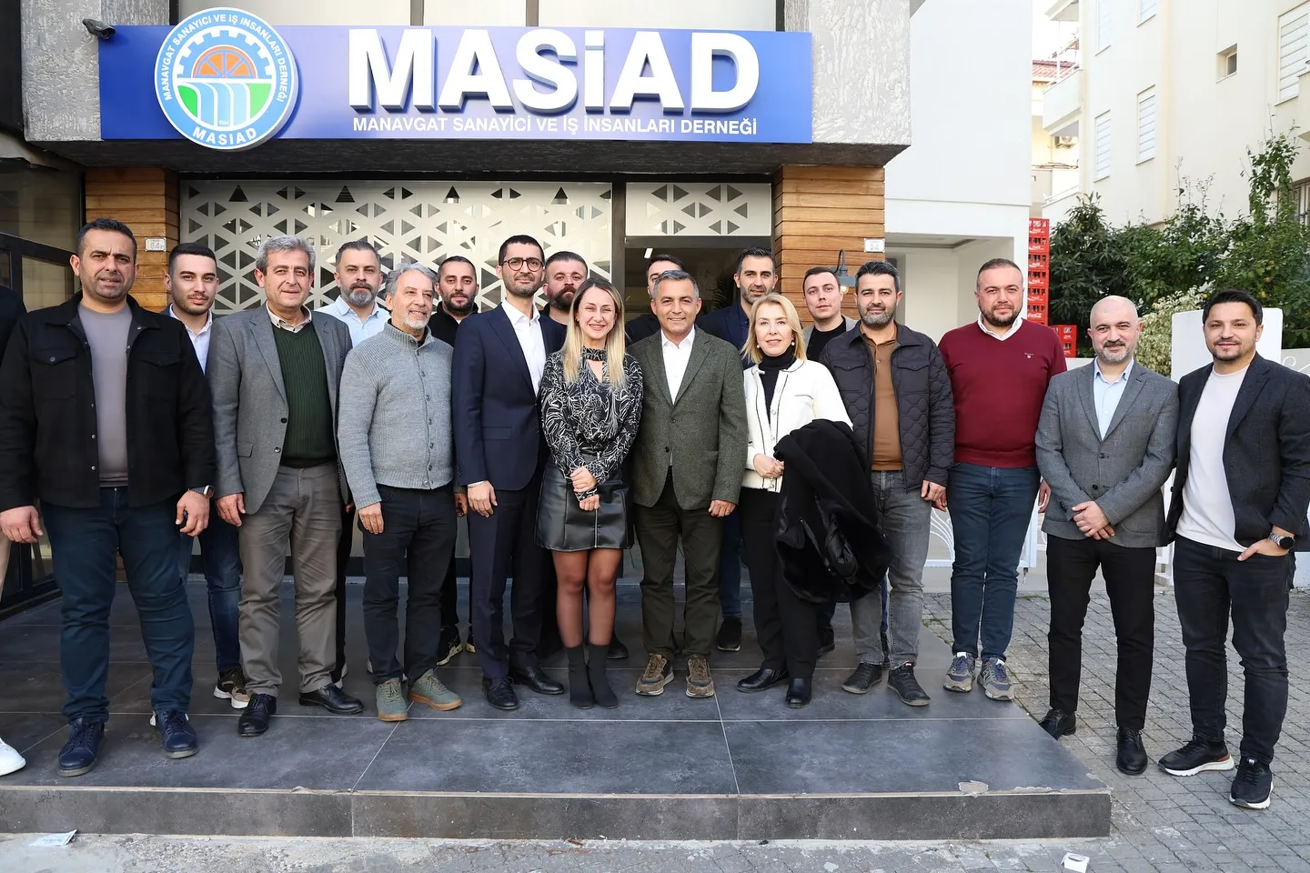 Bugün, yeni taşındığımız dernek merkezimizde Manavgat Belediye Başkanı Sayın Dr. Niyazi Nefi