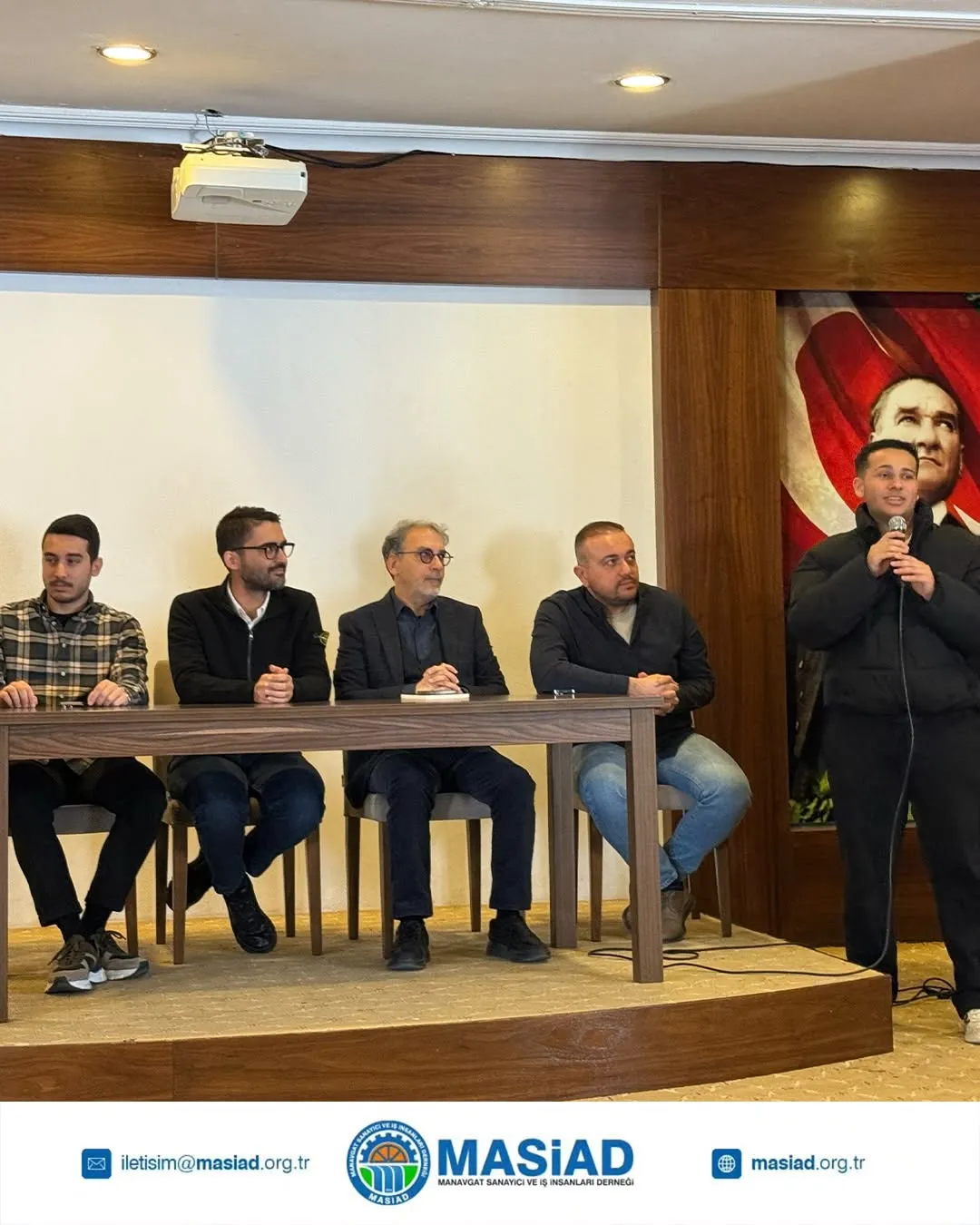 Fatih Sultan Mehmet Anadolu Lisesi’nde öğrencilerle bir araya gelerek GENÇ MASİAD projemizi