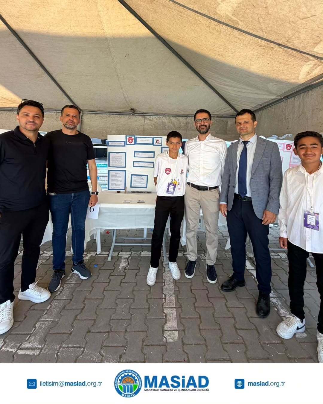 TÜBİTAK Bilim Fuarları kapsamında Yavrudoğan Ortaokulu tarafından düzenlenen bilim fuarını ziyaret ettik.